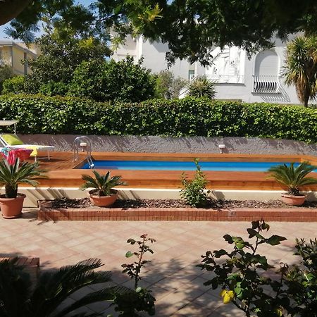 Summer Colors Rooms & Apartments Meta Esterno foto